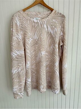 D&Co active long sleeve top size S Palm-Print in Beige